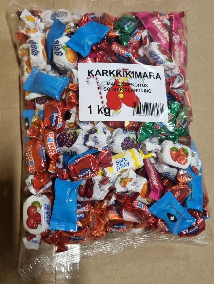 Värikäs sekoitus penkkarikarkkeja läpinäkyvässä pussissa